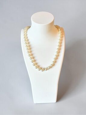 Vintage Ivory Pearl Single-Strand Necklace